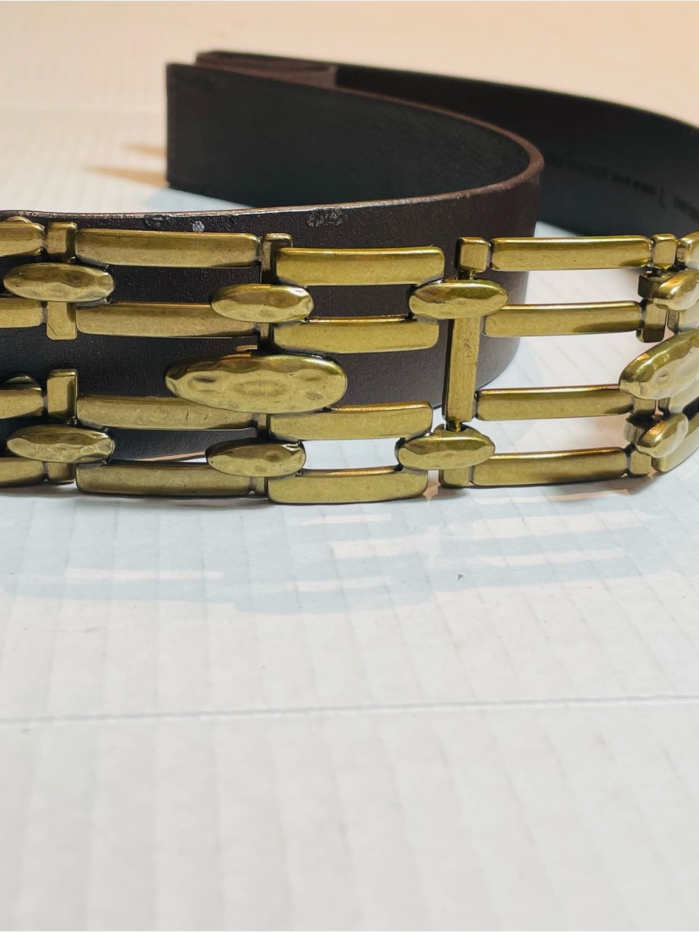 Chico's Statement Brass Hook Link Buckle Brown Leather Elastic Back Insert Sz L
